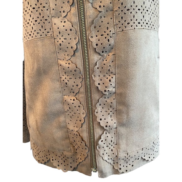 Chico’s Women’s Faux Suede Jacket Tan (2) - Picture 4 of 7